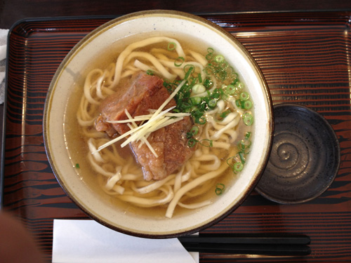 本日の昼食も沖縄そば